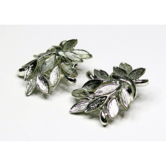 Vintage Laurel Leaf Clip-On Earrings - 1.25" Silver-Tone Mid-Century Statement - Picture 3 of 5
